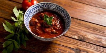 Easy red lentil curry with grilled zucchini: healthy recipe