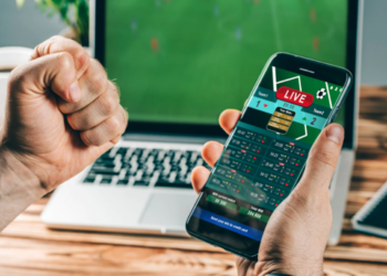 Know About Various Risks And Rewards of Sports Betting