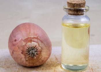 Get to know about the top 11 health benefits of onion juice