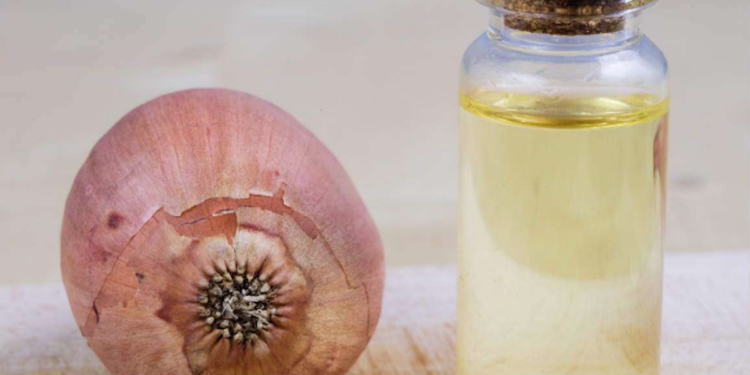 Get to know about the top 11 health benefits of onion juice