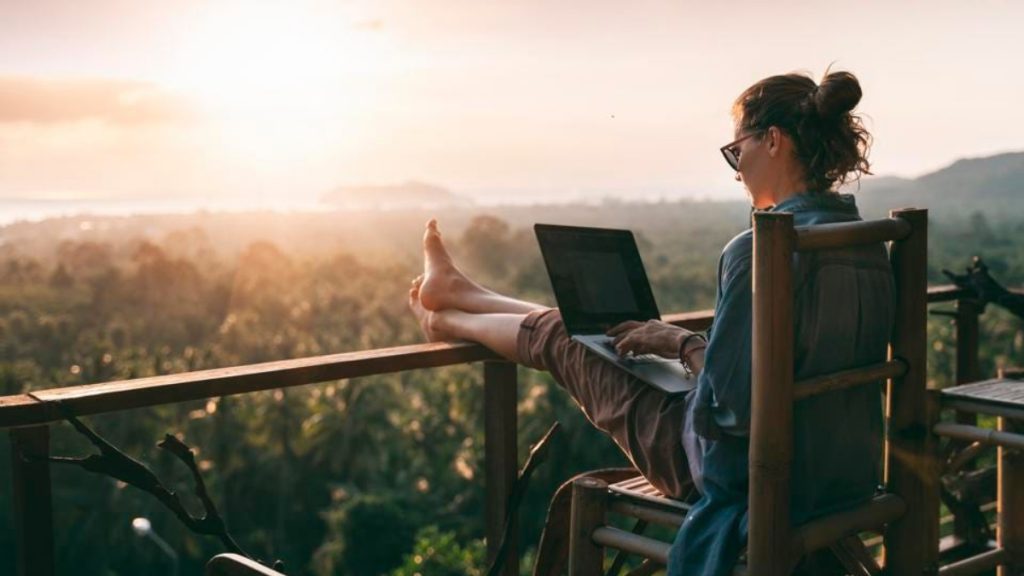 Top 3 Things You Need When Traveling As A Digital Nomad