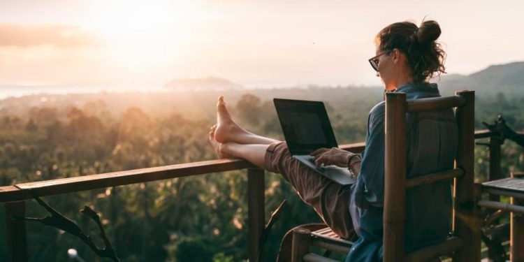 Top 3 Things You Need When Traveling As A Digital Nomad