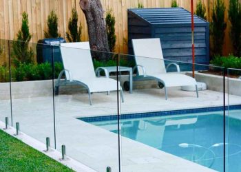 The Pros & Cons of Different Pool Fence Designs